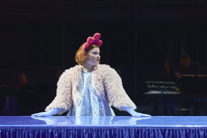 Bühnenbild und Kostüme von Marleen Johow