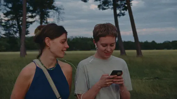 Bühnenbild und Kostüme von Marleen Johow