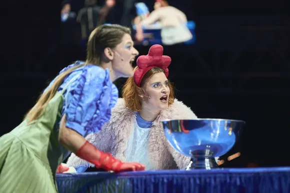 Bühnenbild und Kostüme von Marleen Johow