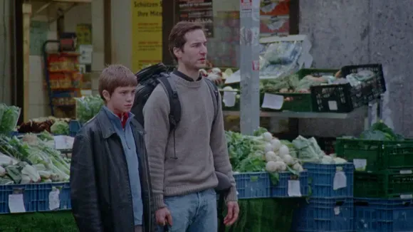 Bühnenbild und Kostüme von Marleen Johow