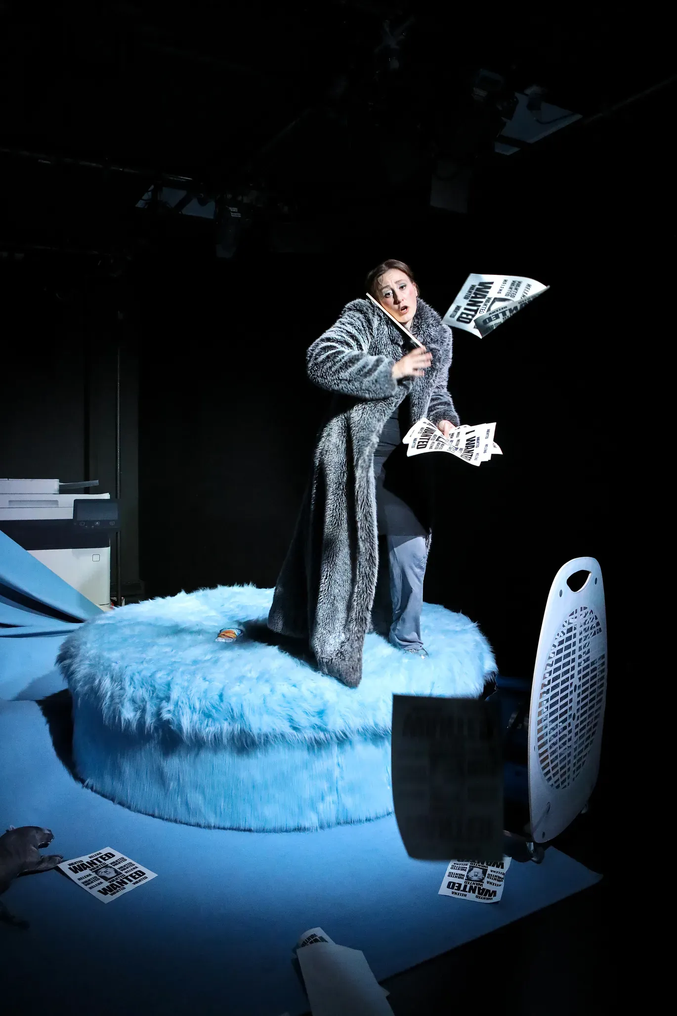 Bühnenbild und Kostüme von Marleen Johow