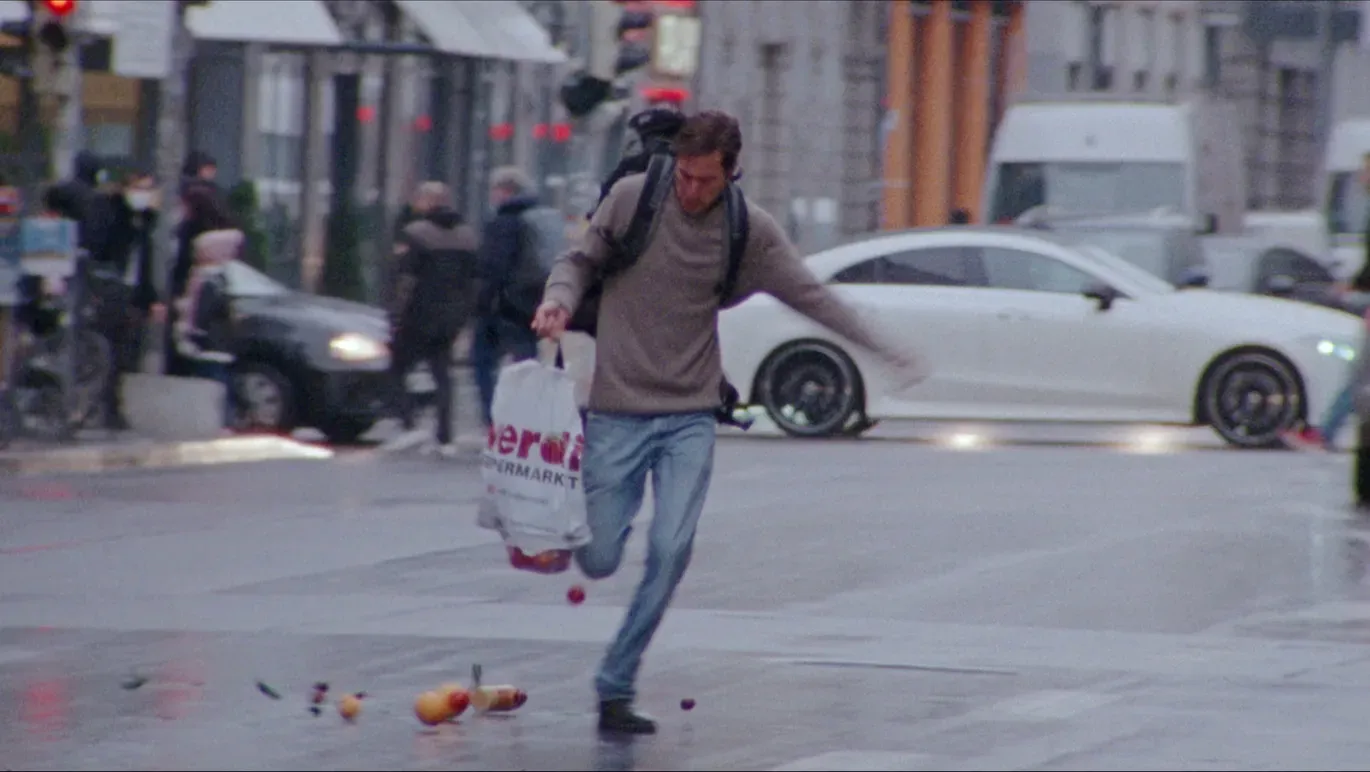 Bühnenbild und Kostüme von Marleen Johow