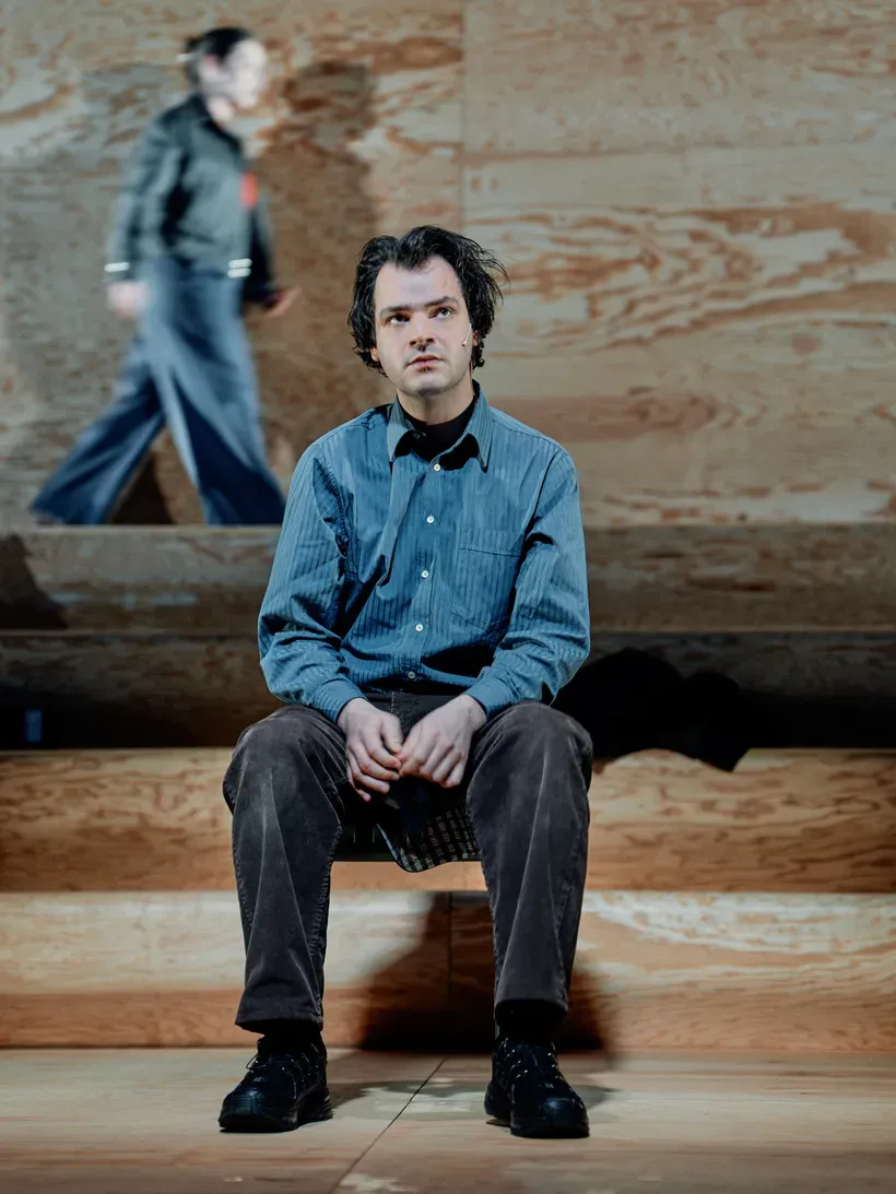 Bühnenbild und Kostüme von Marleen Johow