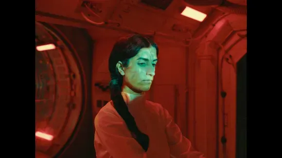 Bühnenbild und Kostüme von Marleen Johow