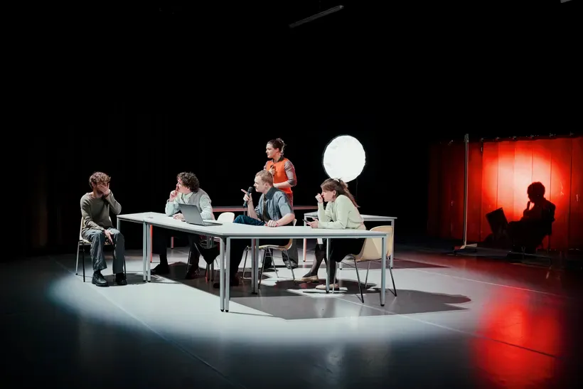 Bühnenbild und Kostüme von Marleen Johow